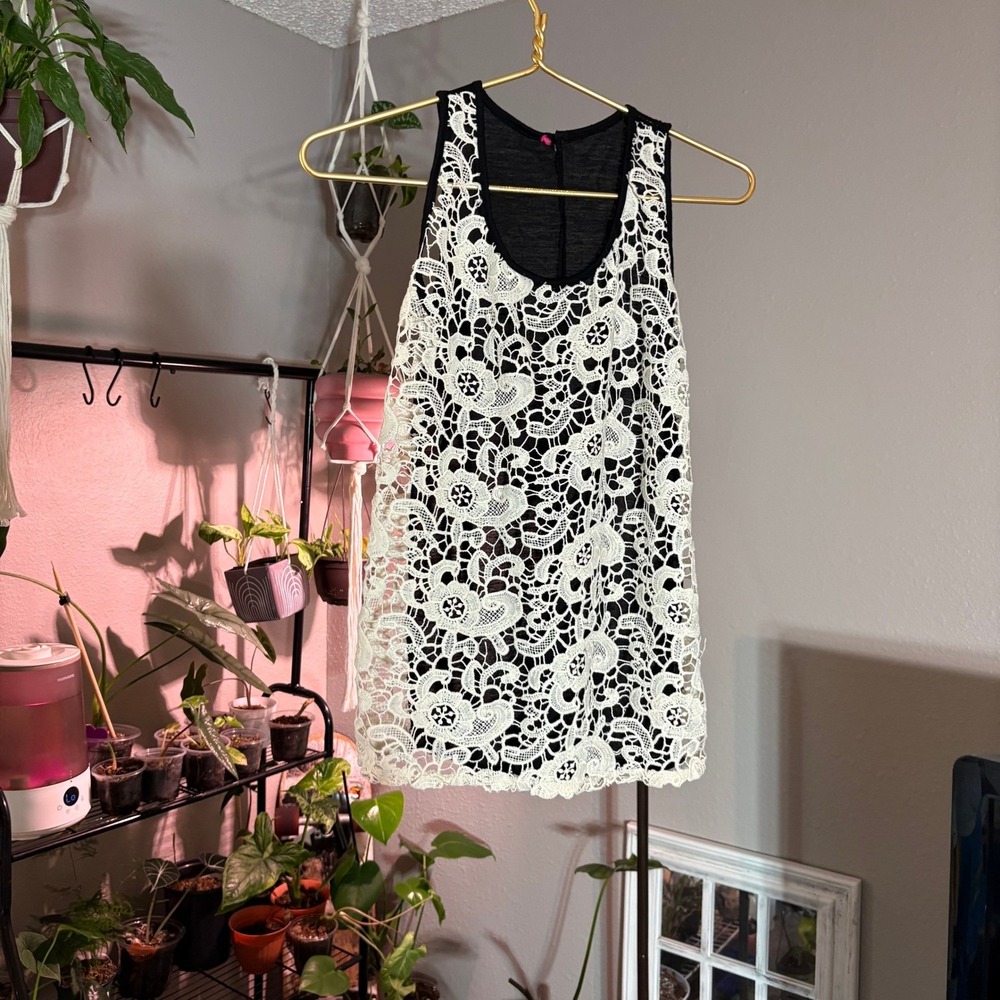 French Laundry White Lace Sleeveless Tank Top Black Lining Elegant Party Casual